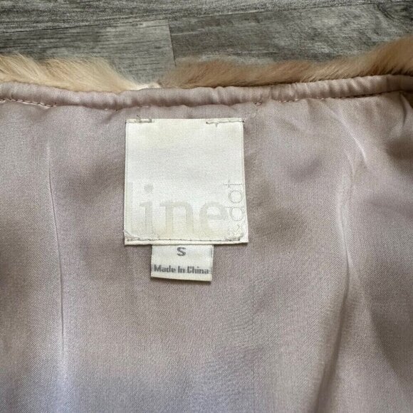 LINE & DOT Fur Vest Size Small in Beige Belted Rabbit Fur Shawl Collar - Picture 3 of 10